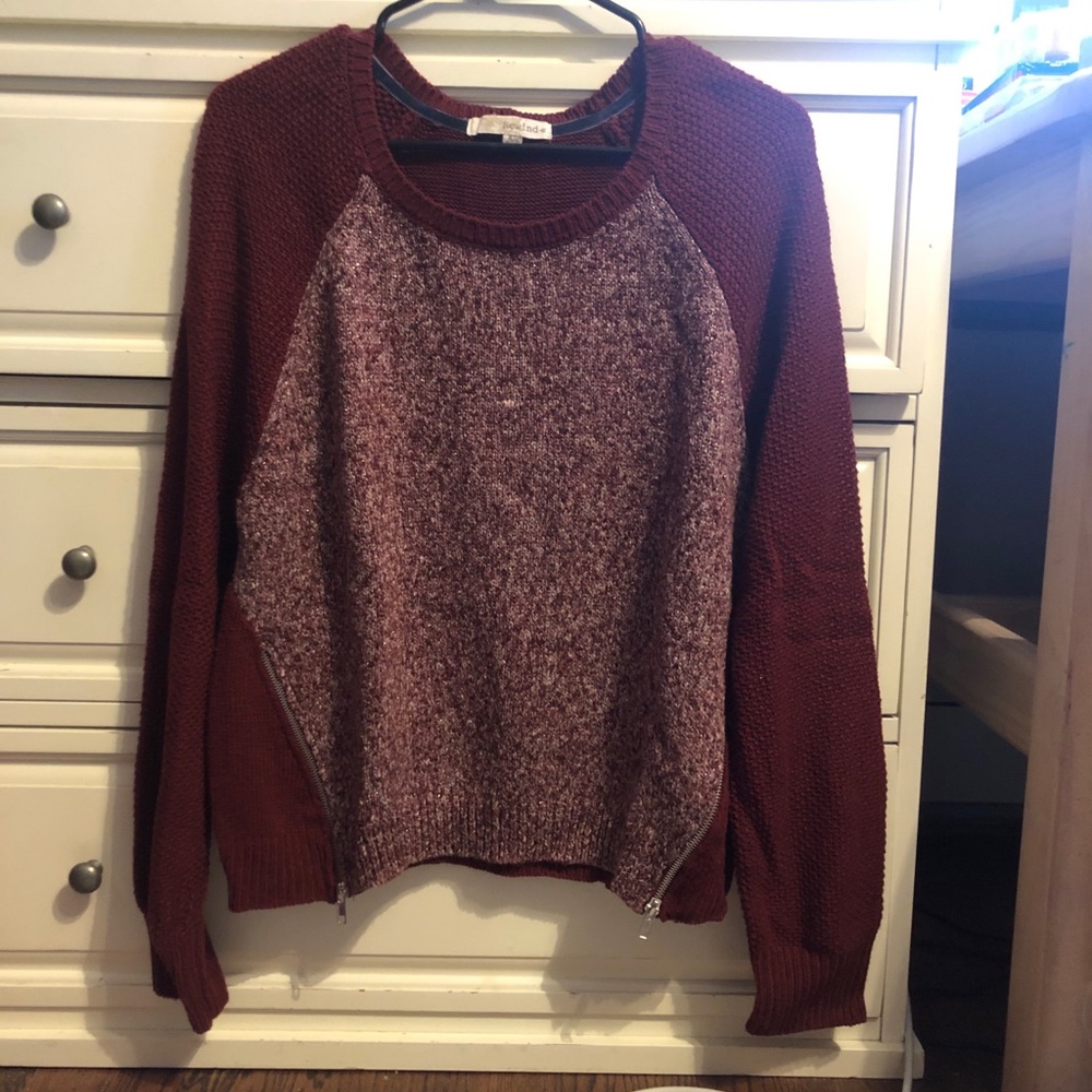 Maroon sweater